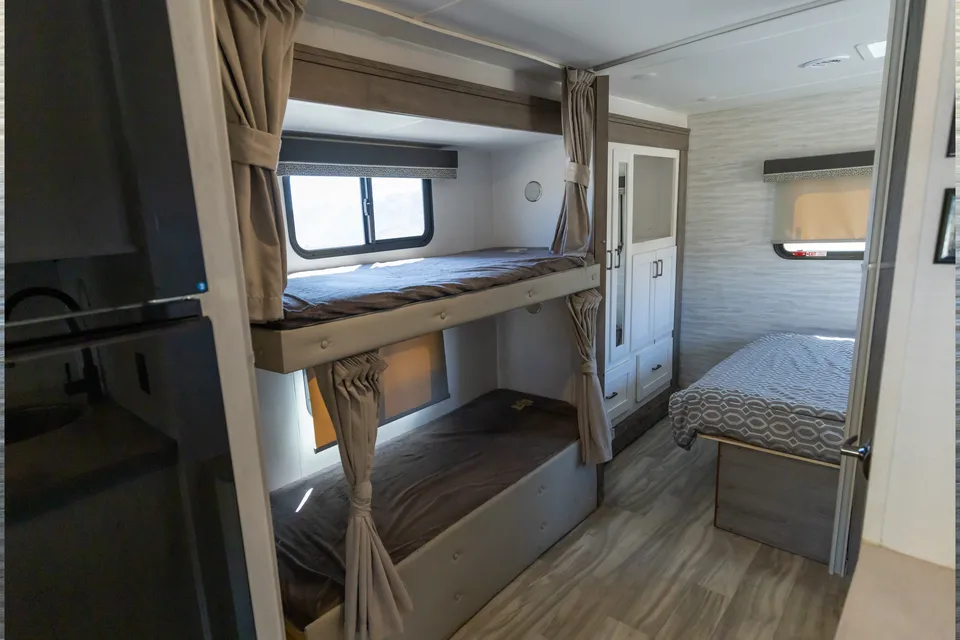 Gulfstream Bunkhouse 63111- 24007