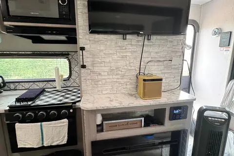 Delvin's Coleman Lantern Travel Trailer