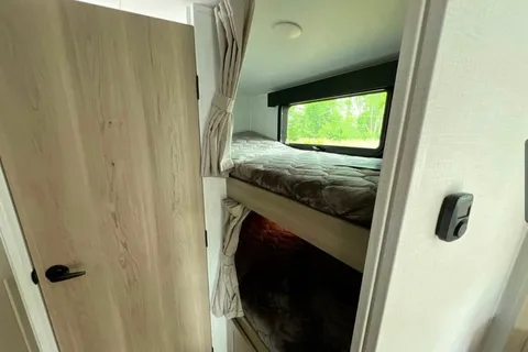 Brandon 's BoonDocking Bunkhouse 