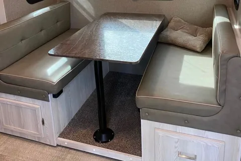 Brandon 's BoonDocking Bunkhouse 