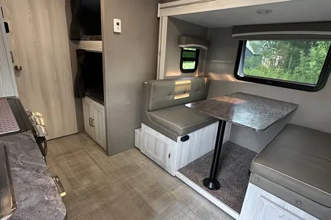 Brandon 's BoonDocking Bunkhouse 