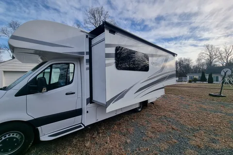 2025 Jayco Qwest SE Mercedes-Benz Class C