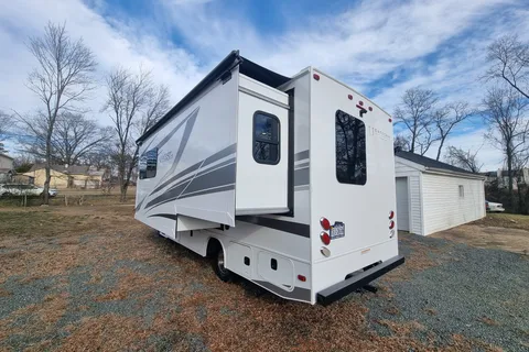 2025 Jayco Qwest SE Mercedes-Benz Class C