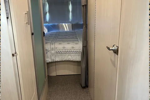 V’s RV Classic Silver Bullet
