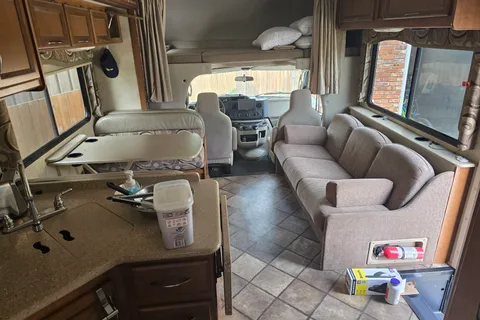 Four winds Cutaway E-450 super duty