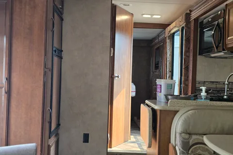 Four winds Cutaway E-450 super duty