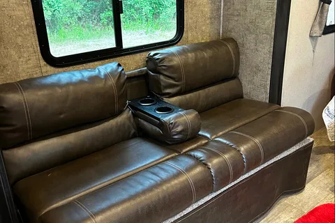 Coachmen Freedom express Travel Trailer