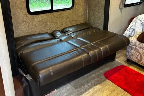 Coachmen Freedom express Travel Trailer