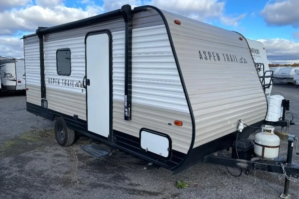 Alexandre's Dutchmen Aspen Trail 2021 Travel Trailer