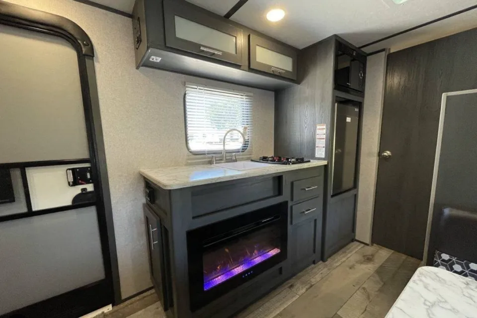 Alexandre's Dutchmen Aspen Trail 2021 Travel Trailer