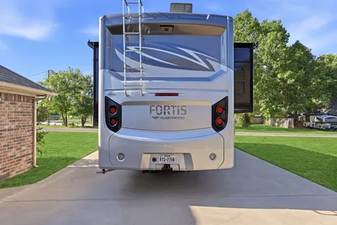 '21 Fleetwood Fortis, Sleeps 8, Free Starlink WiFi