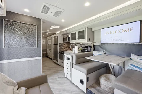 '21 Fleetwood Fortis, Sleeps 8, Free Starlink WiFi