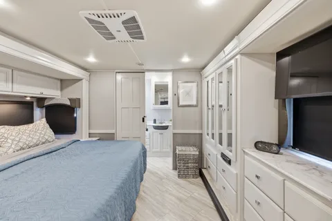 '21 Fleetwood Fortis, Sleeps 8, Free Starlink WiFi