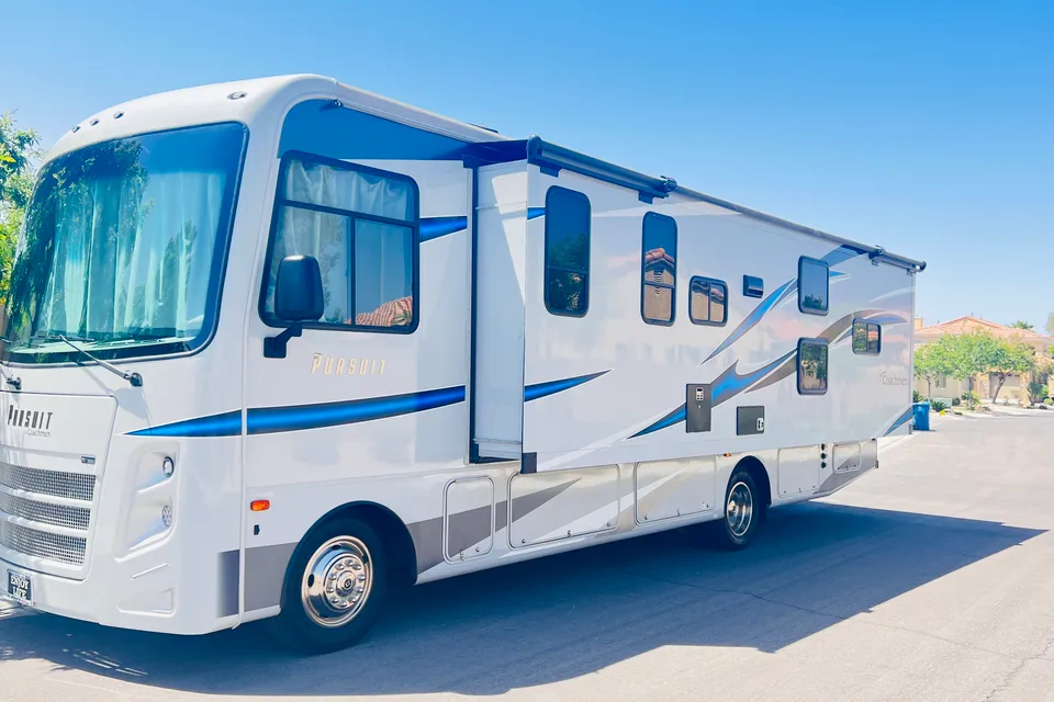 AZO's Coachmen pursuit Class A