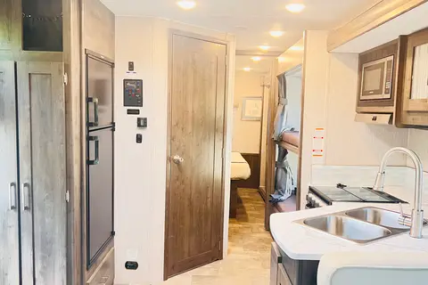 AZO's Coachmen pursuit Class A
