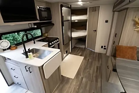Meet "Wade" - Keystone Passport Sl series Travel Trailer