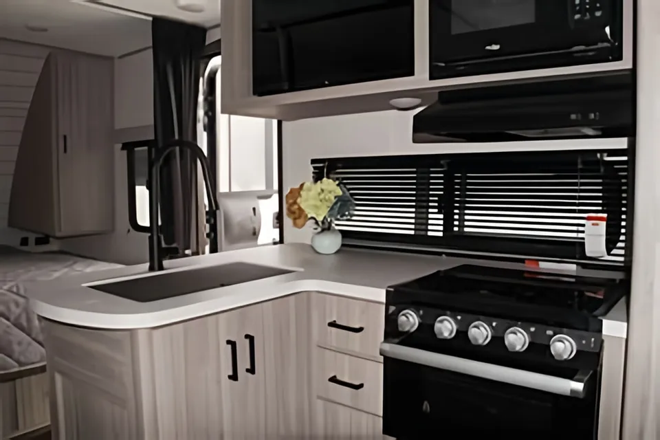 Meet "Wade" - Keystone Passport Sl series Travel Trailer