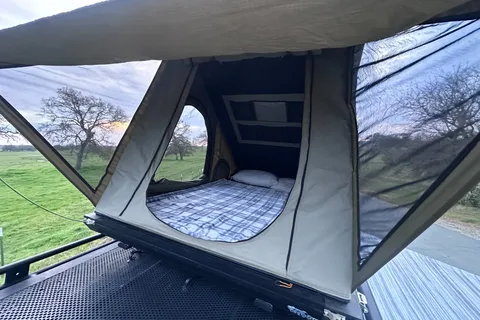 Sight Seeing Family Camper