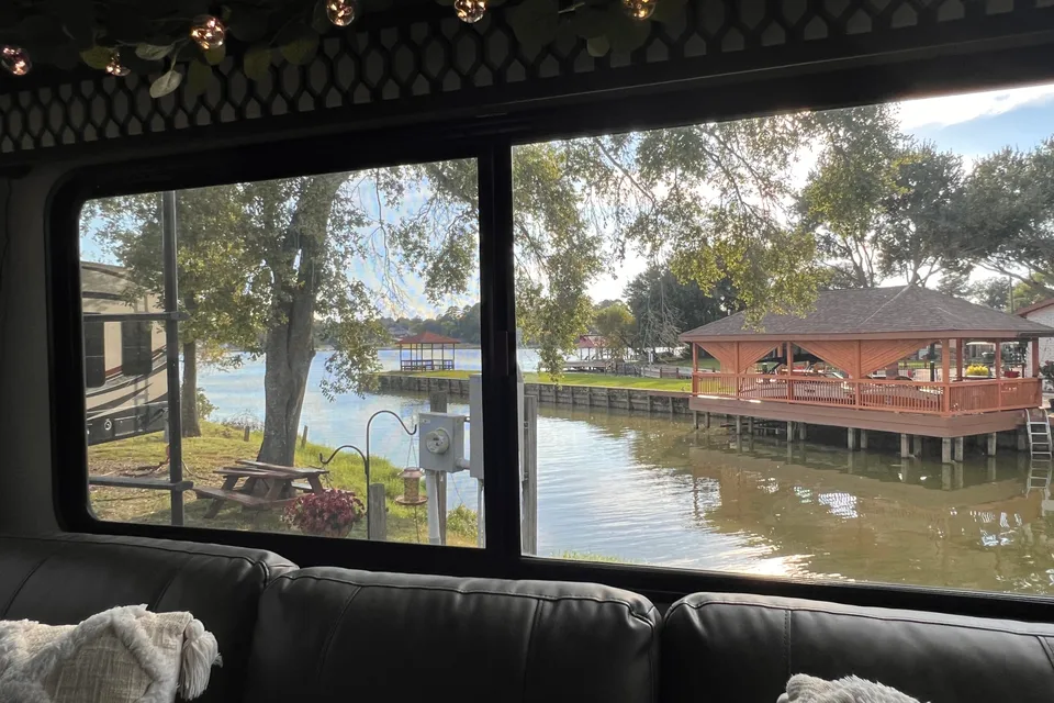 Michael's RV Cottage Lake Side