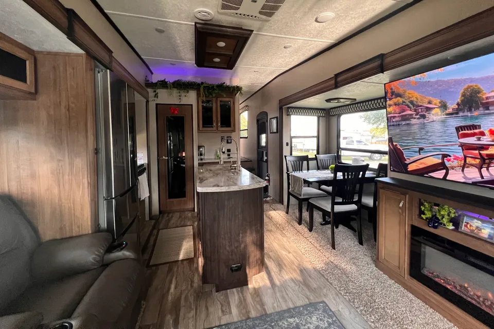 Michael's RV Cottage Lake Side