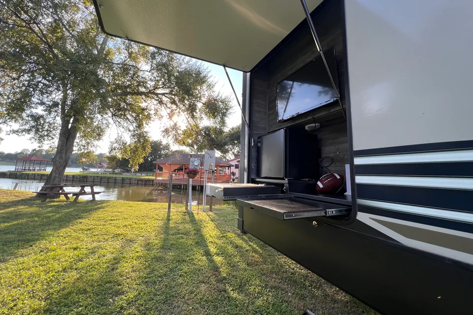 Michael's RV Cottage Lake Side