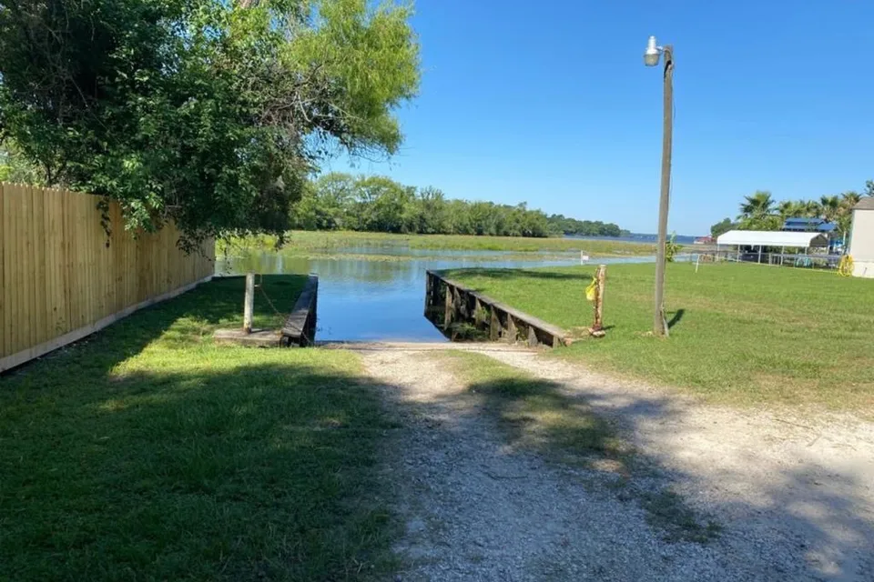 Michael's RV Cottage Lake Side