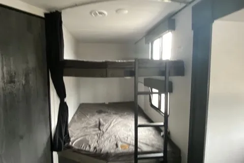 Tana's Keystone HI28BHSWE22 Travel Trailer
