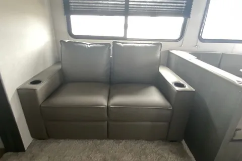 Tana's Keystone HI28BHSWE22 Travel Trailer