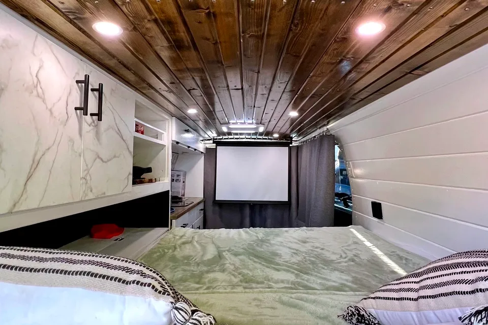 Camper Vantures
