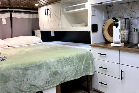 Camper Vantures