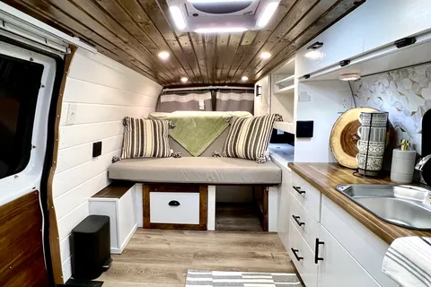 Camper Vantures