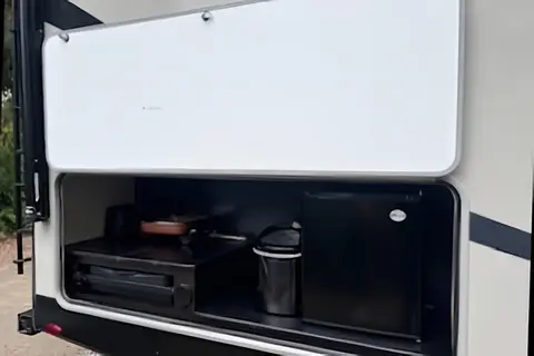 Relaxation Station - 2022 Starcraft Superlite Travel Trailer - We deliver, set up & take down.