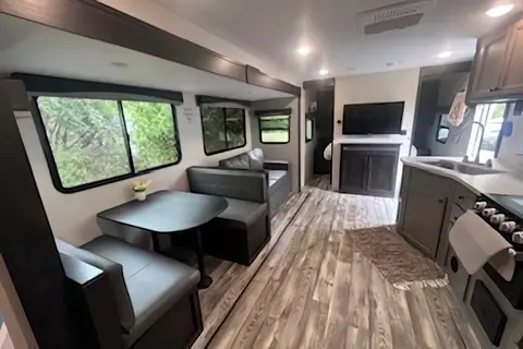 Relaxation Station - 2022 Starcraft Superlite Travel Trailer - We deliver, set up & take down.
