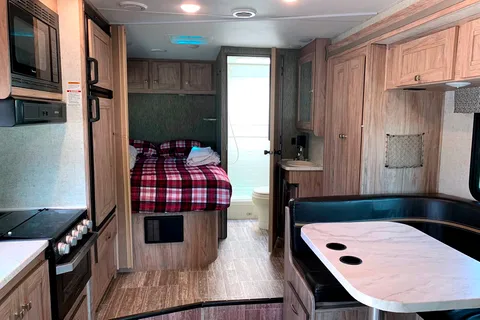 2019 Forester River Sunseeker 24’