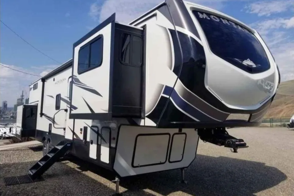 "Korechuck adventures" montana high country 376fl Fifth Wheel
