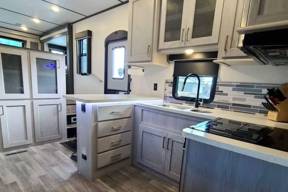 "Korechuck adventures" montana high country 376fl Fifth Wheel