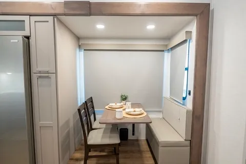 Retreat Alliance RV Avenue 38DBL Fifth Wheel