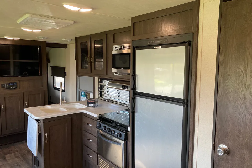 Goliath 's Forest River Wildwood X-Lite 263BHXL Travel Trailer