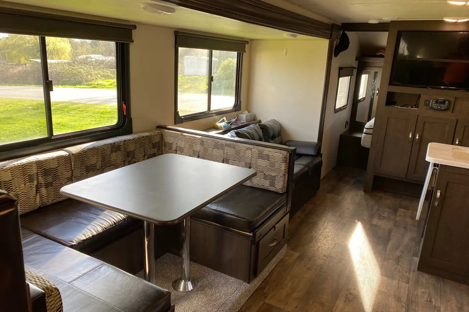 Goliath 's Forest River Wildwood X-Lite 263BHXL Travel Trailer