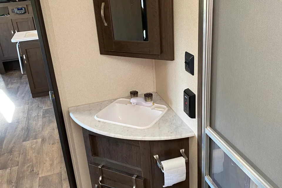 Goliath 's Forest River Wildwood X-Lite 263BHXL Travel Trailer