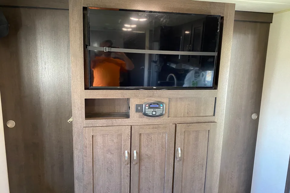 Goliath 's Forest River Wildwood X-Lite 263BHXL Travel Trailer