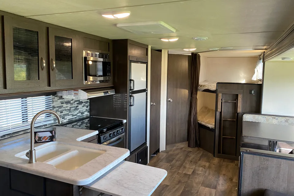 Goliath 's Forest River Wildwood X-Lite 263BHXL Travel Trailer