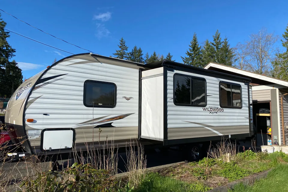 Goliath 's Forest River Wildwood X-Lite 263BHXL Travel Trailer
