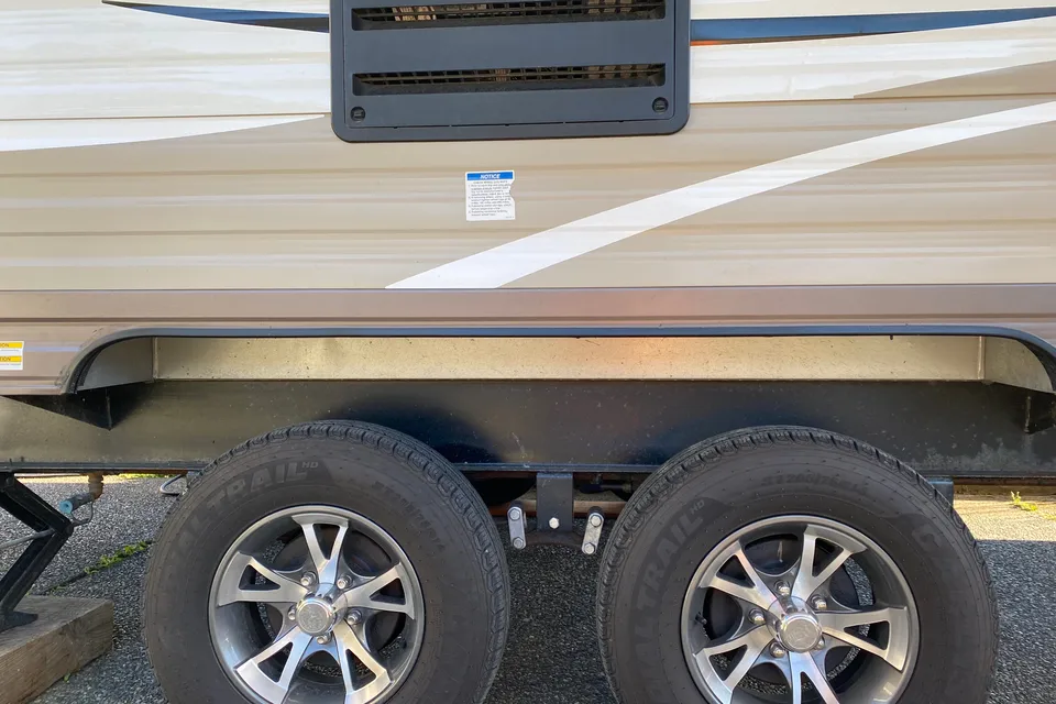 Goliath 's Forest River Wildwood X-Lite 263BHXL Travel Trailer
