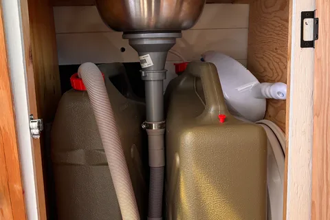 Van tout équipé 1 à 2 pers. aménagé prêt pour l’aventure 🌲🚐