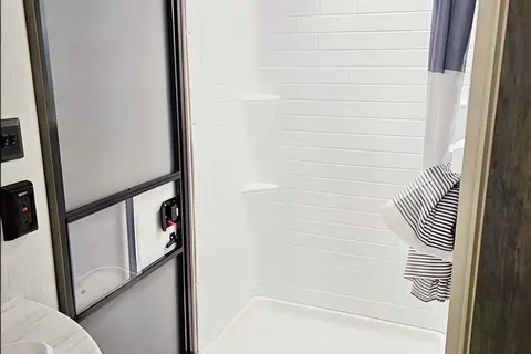 Laura's Family friendly bunkhouse Trailer