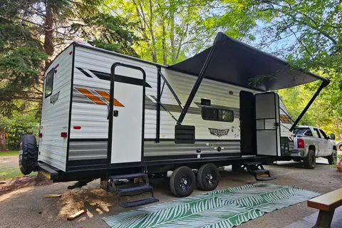 Laura's Family friendly bunkhouse Trailer