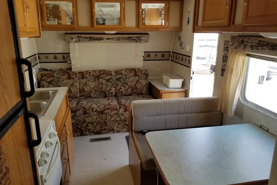 SwanLakeCampground.com Lake side 24' Trailer