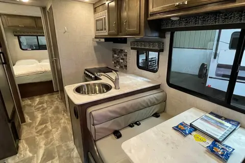 Brand New 2025 Gulf Stream 30ft. with free private shuttle - Isabel