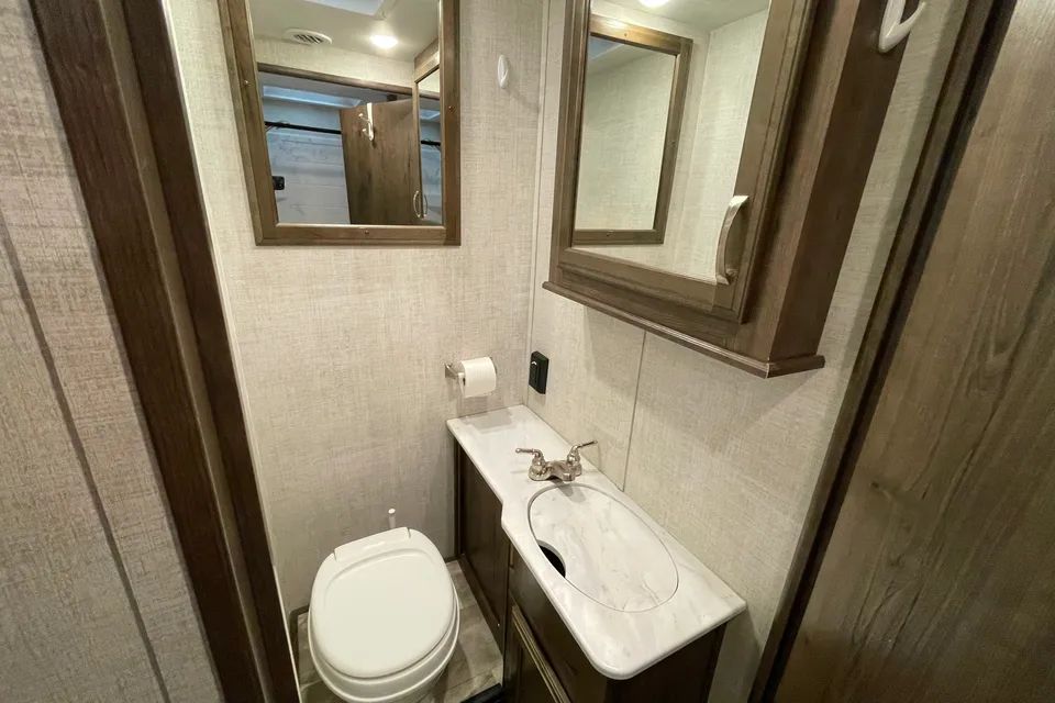 Brand New 2025 Gulf Stream 30ft. with free private shuttle - Isabel
